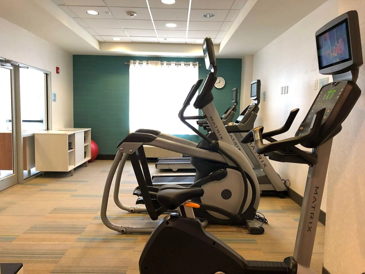 Holiday Inn Express Jacksonville Beach SPORTS_AND_LEISURE
