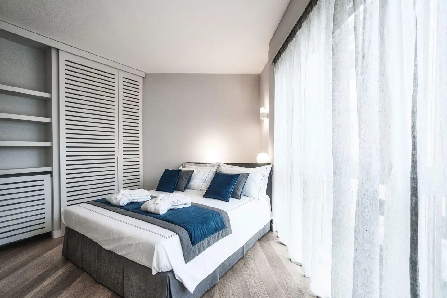Como Lake Suites ROOM_EXAMPLE