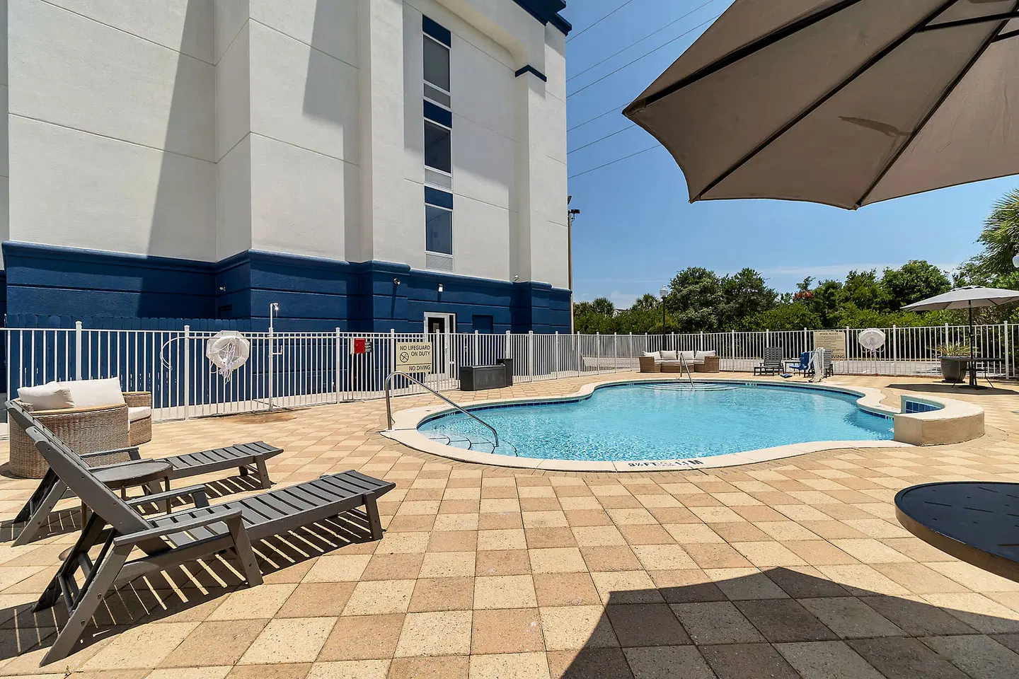 Evoke Destin Hotel by IHG OUTDOOR_POOL