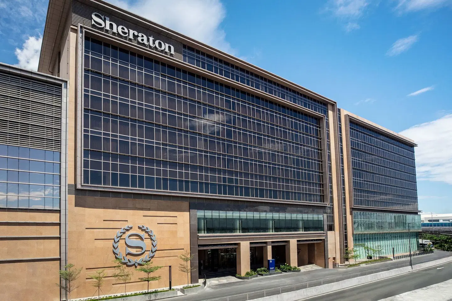 Sheraton Manila Hotel EXTERIOR