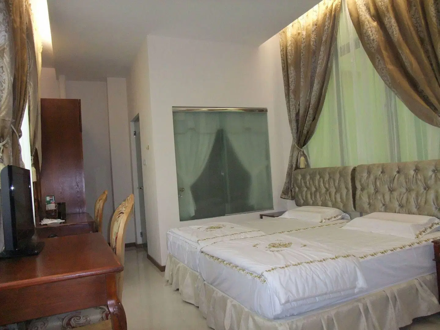 Jayleen 1918 ROOM_EXAMPLE