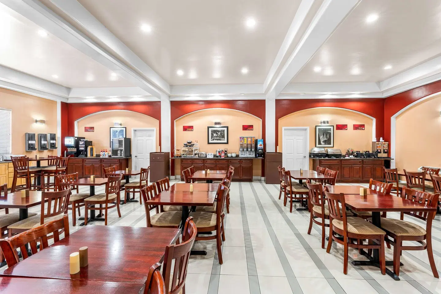 Best Western Plus Yosemite Way Station Bar