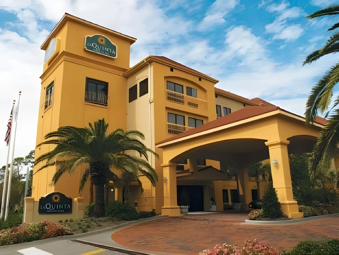 La Quinta Inn & Suites by Wyndham Fort Walton Beach EXTERIOR