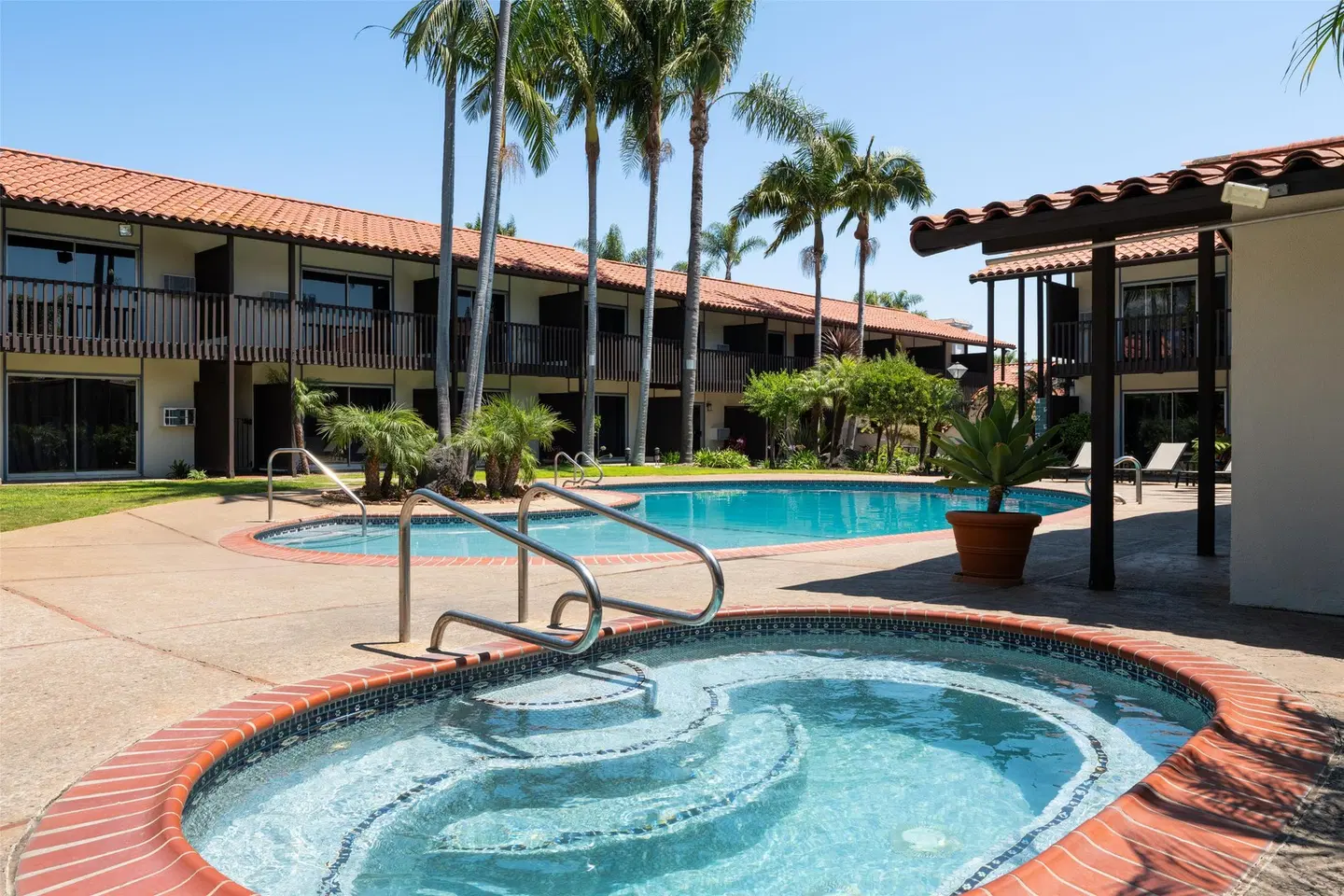 FOUND Hotels, Santa Barbara, Series by Marriott OUTDOOR_POOL