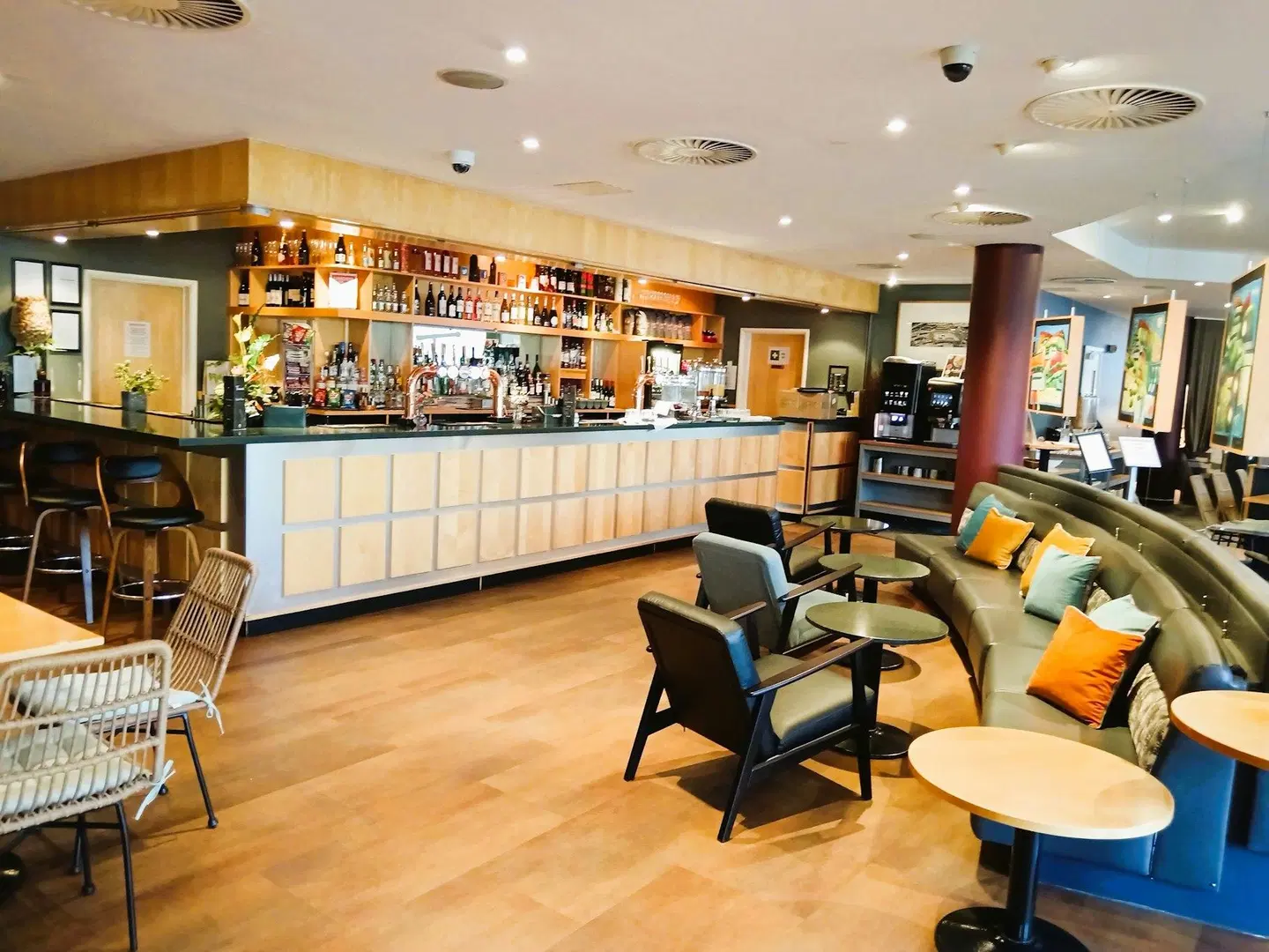 Future Inn Cardiff Bar