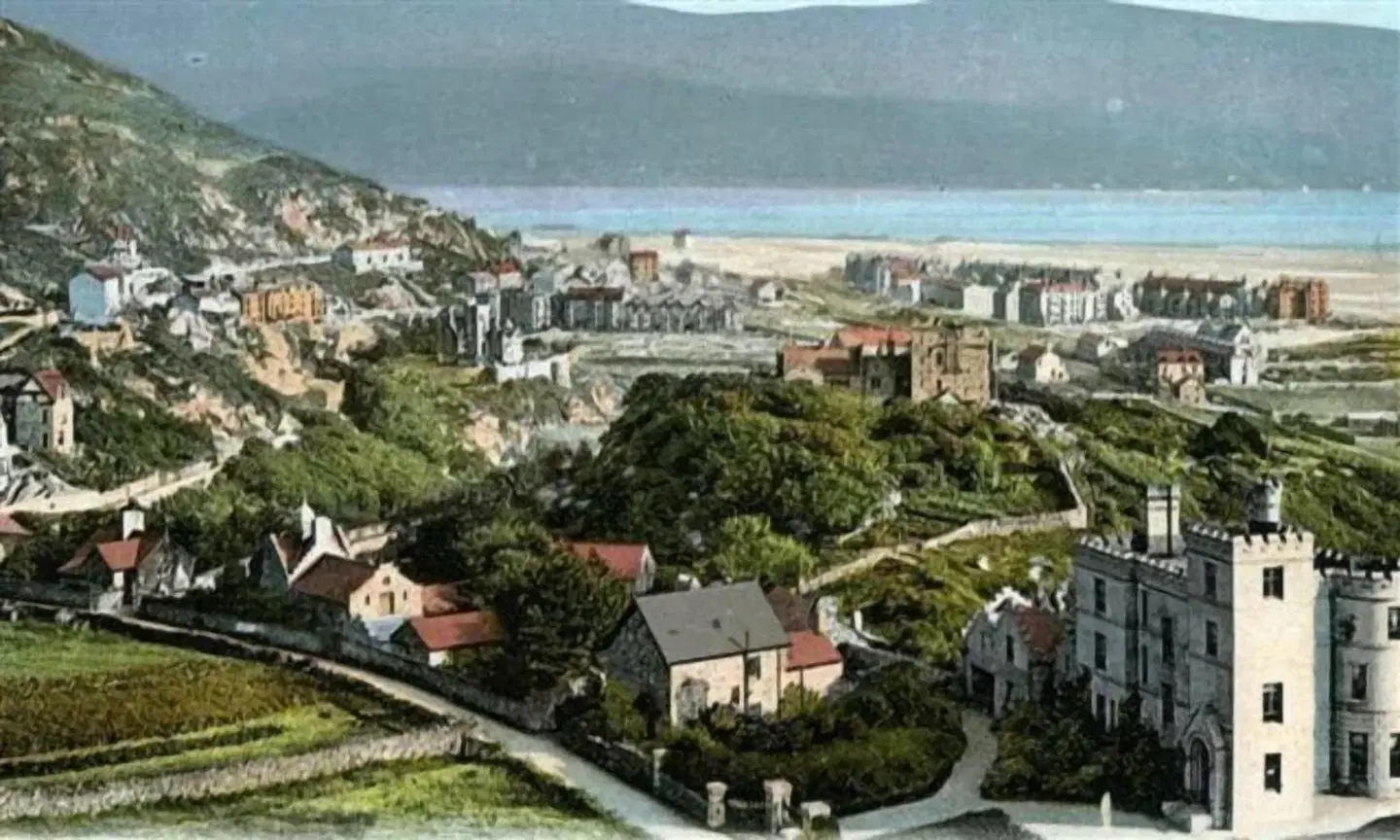 Tyr Graig Castle LANDSCAPE