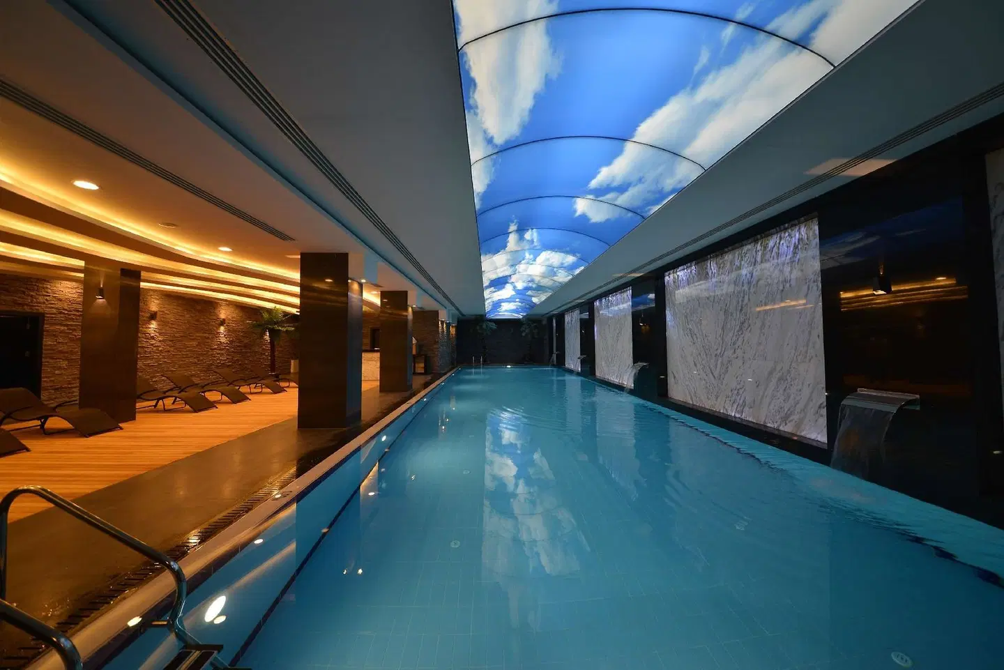 Park Inn by Radisson Ankara Cankaya Hallenbad