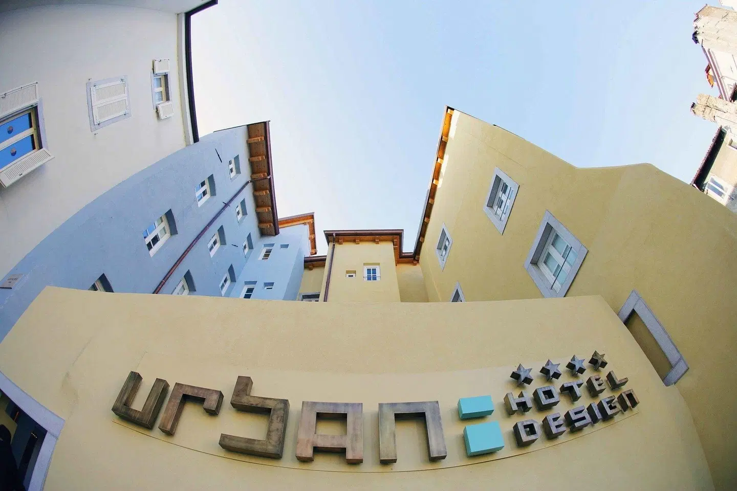 Urban Hotel Design MODEL_IMPRESSION