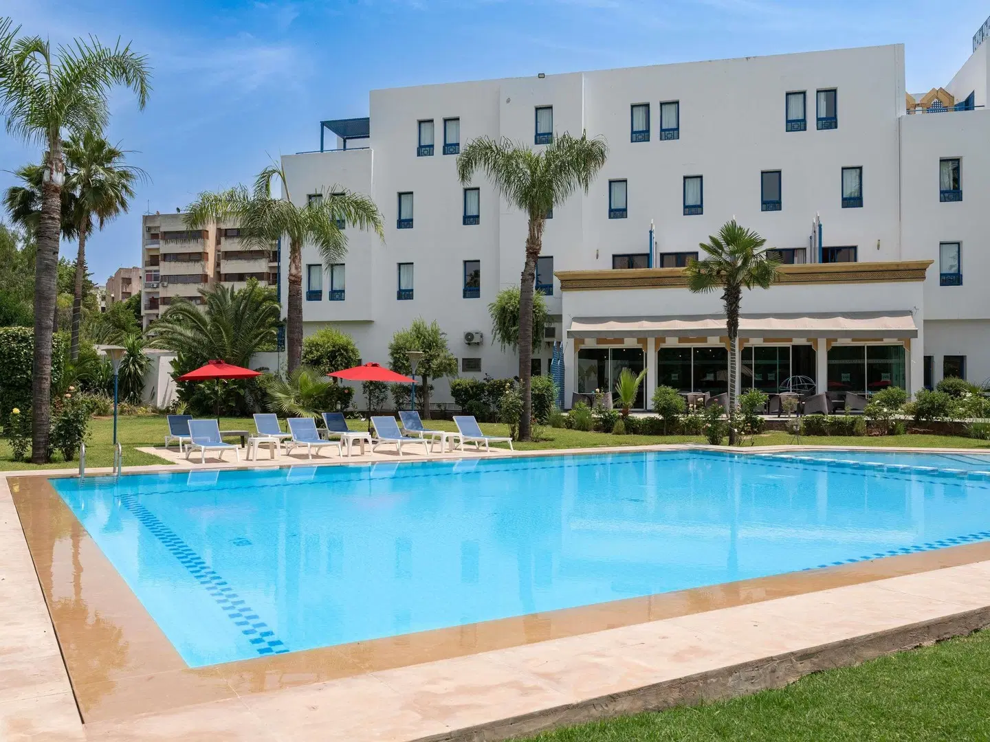 ibis Fes OUTDOOR_POOL