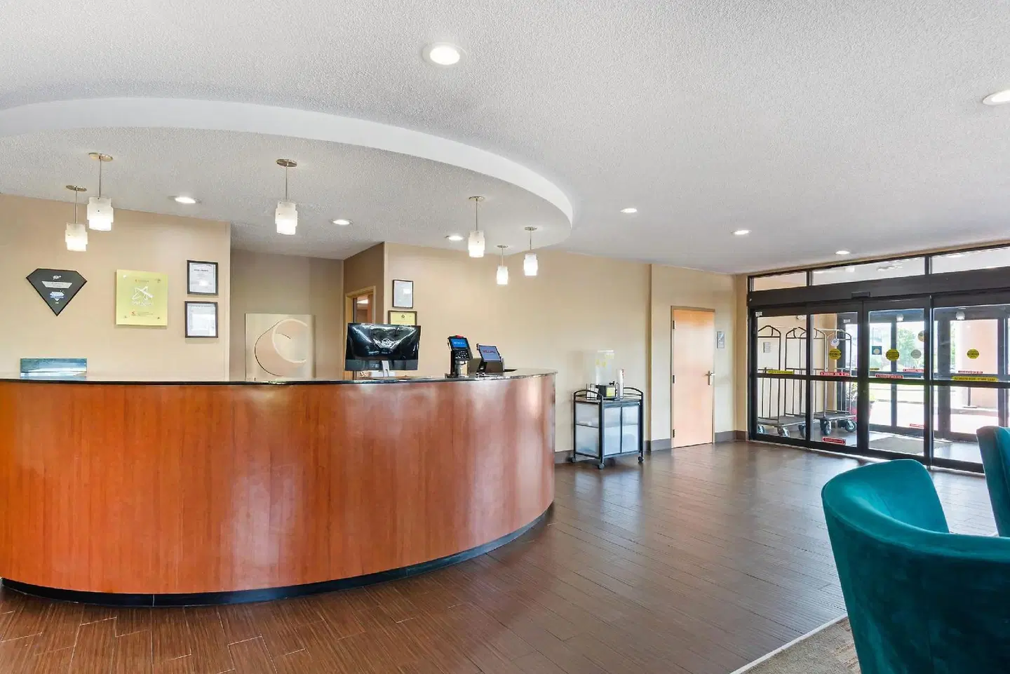 Comfort Suites Oxford LOUNGE_LOBBY