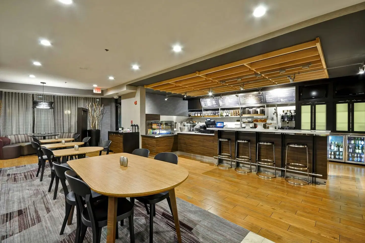 Courtyard by Marriott Jacksonville Airport Northeast Bar