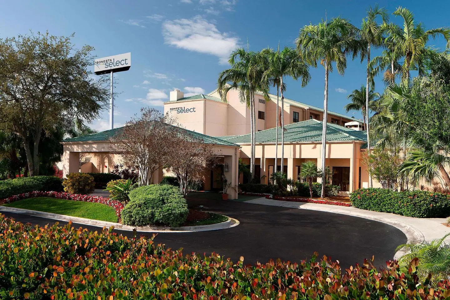 Sonesta Select Miami Lakes EXTERIOR