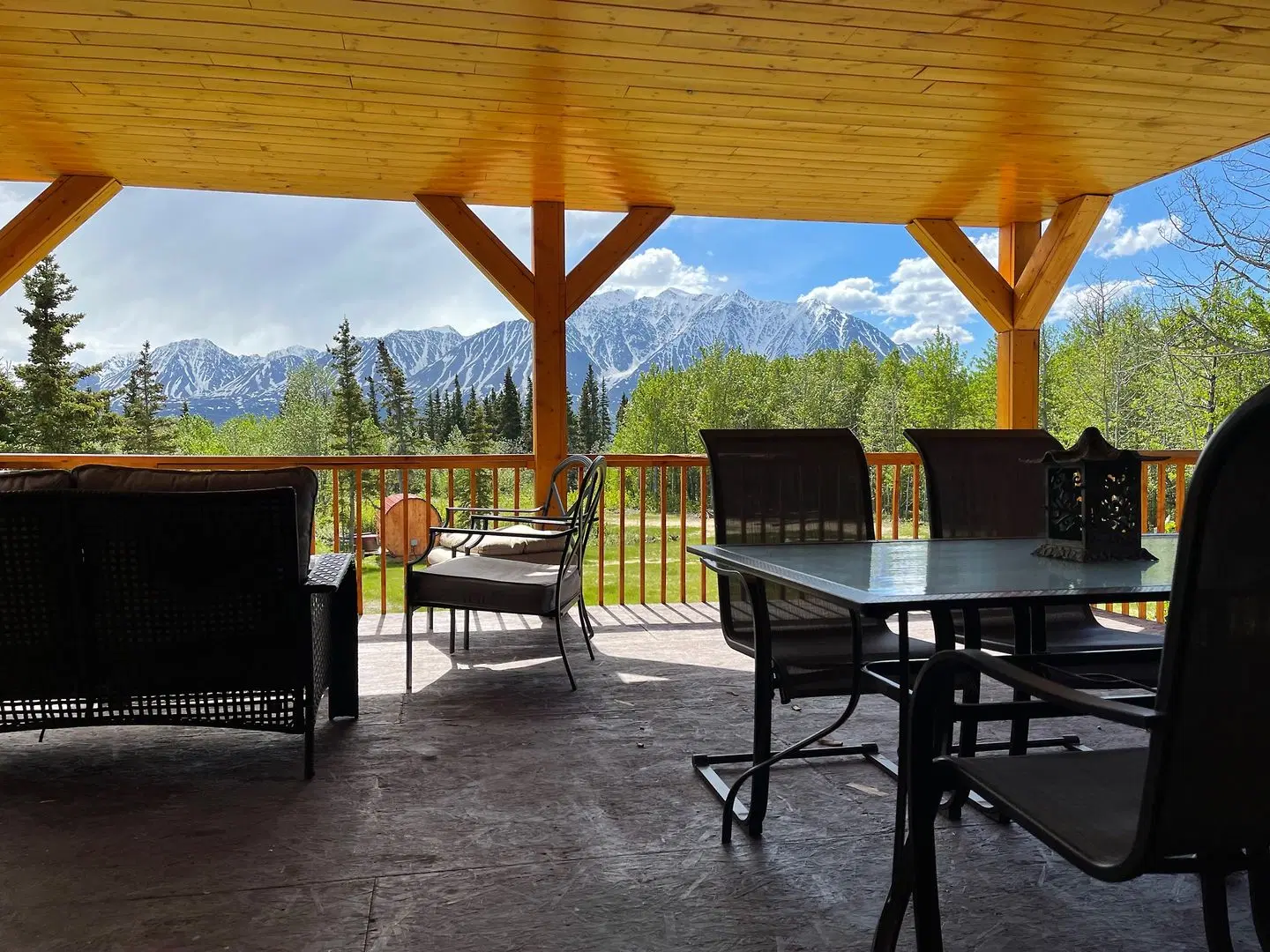 Mount Logan Lodge Terrasse