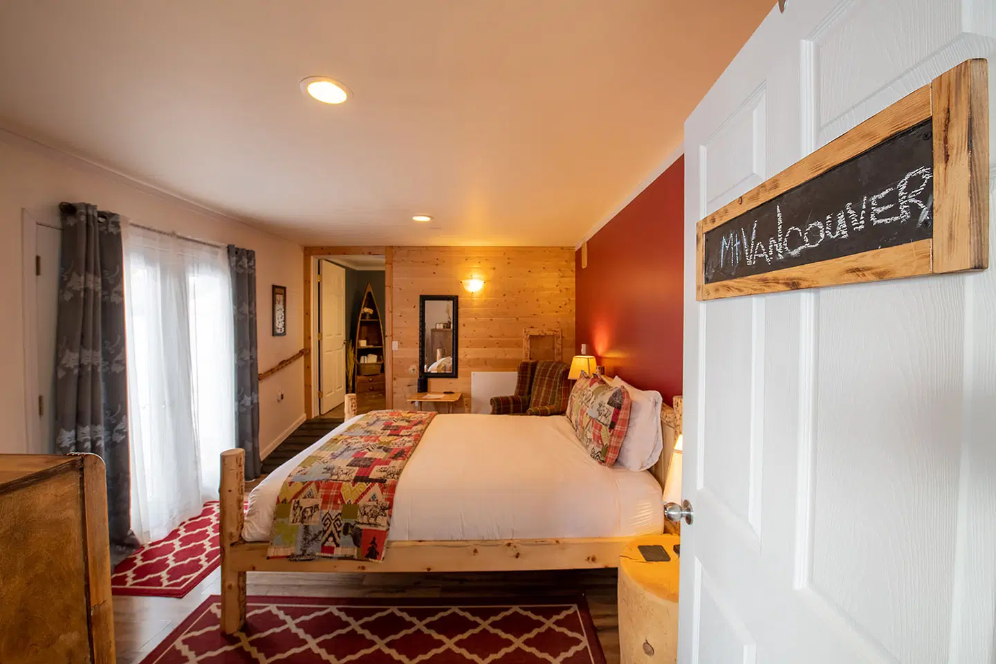Mount Logan Lodge ROOM_EXAMPLE