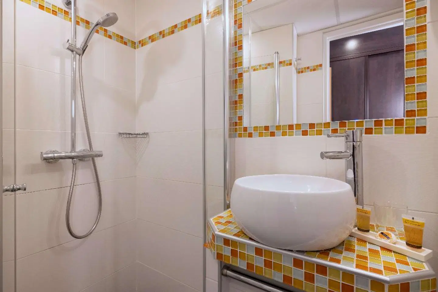 Hôtel Le 46 Badezimmer