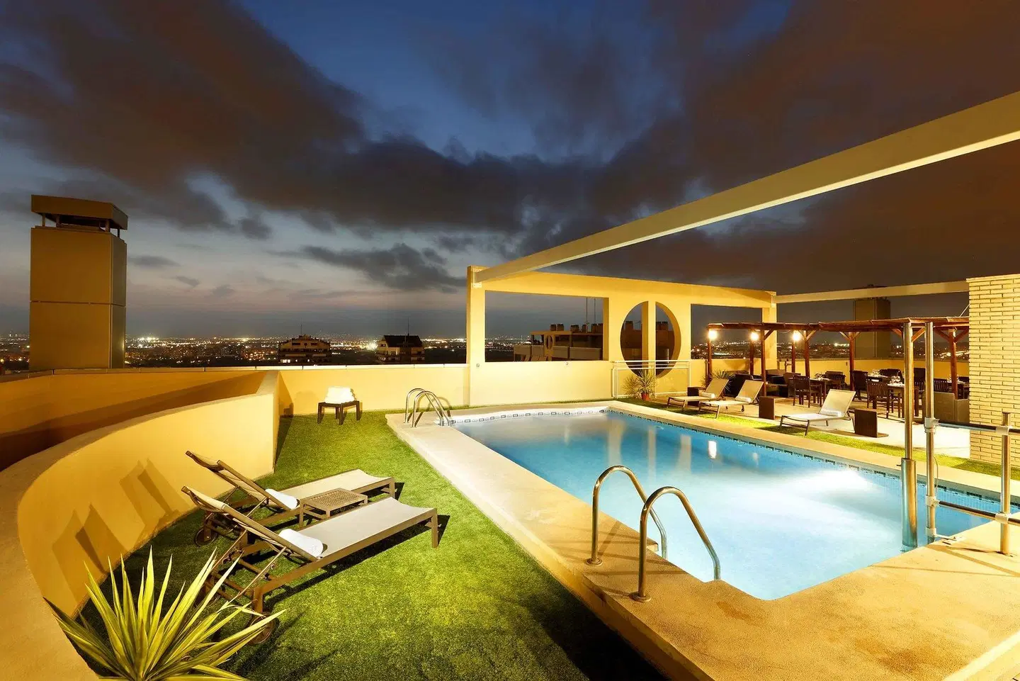 Eurostars Gran Valencia Hallenbad