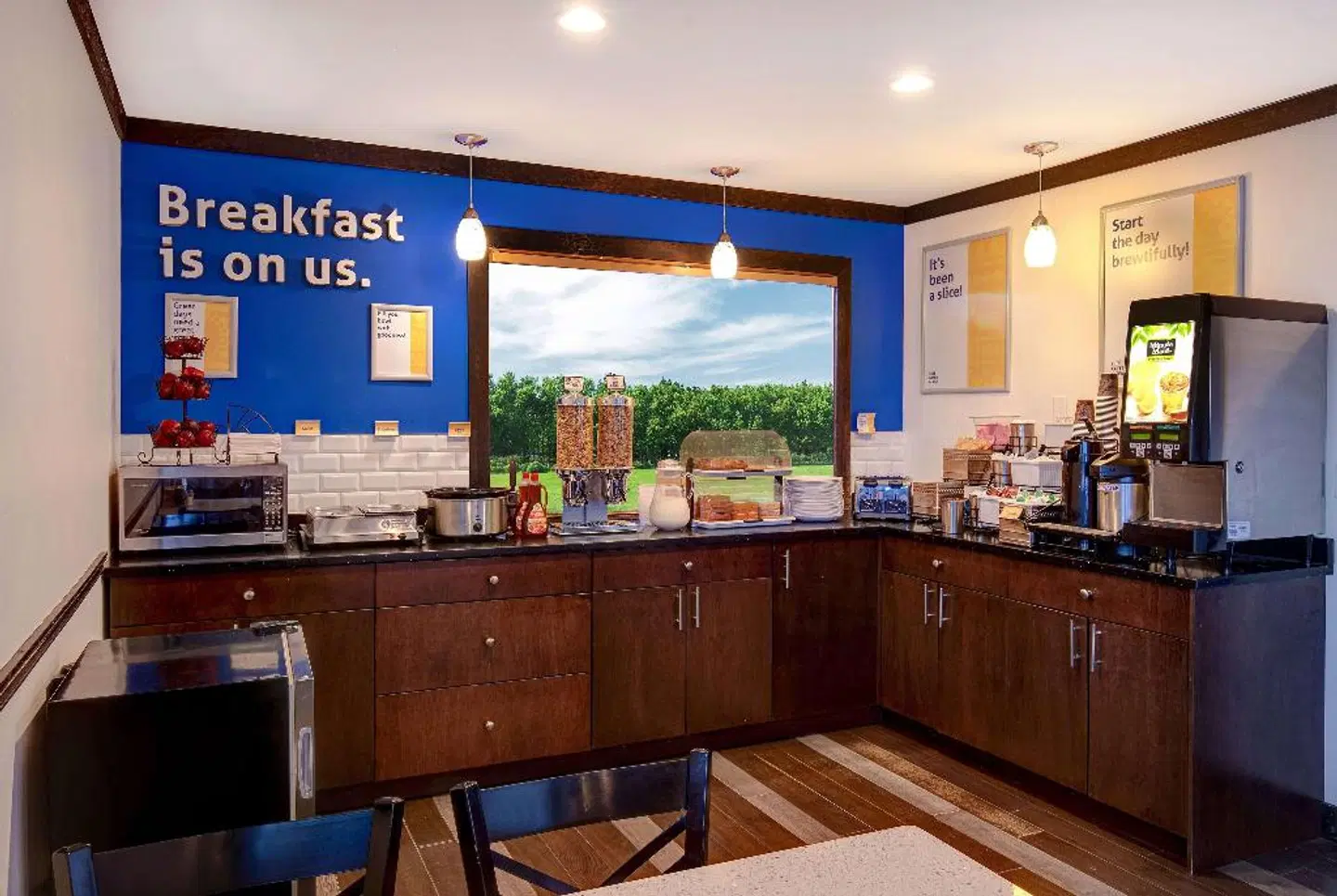Days Inn by Wyndham Vernon Bar