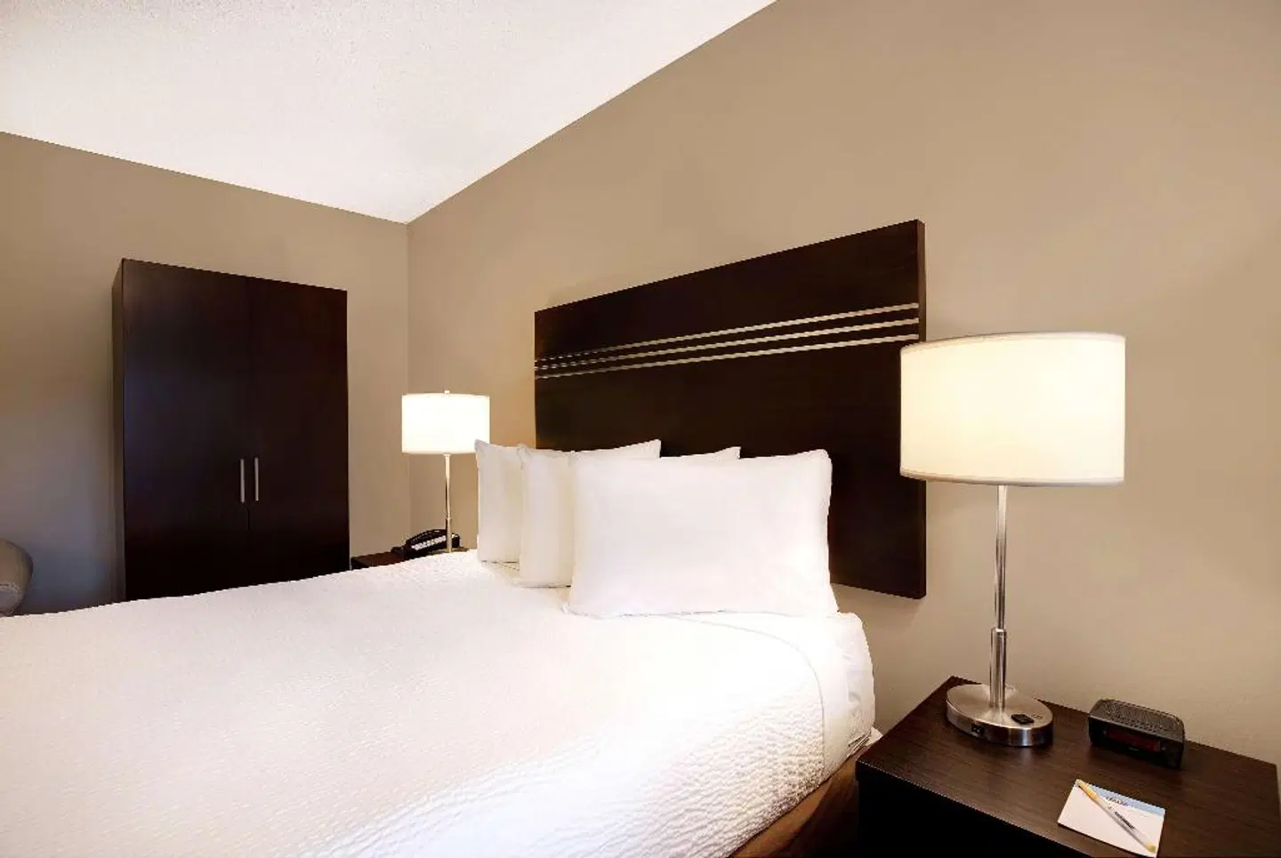 Days Inn by Wyndham Vernon ROOM_EXAMPLE