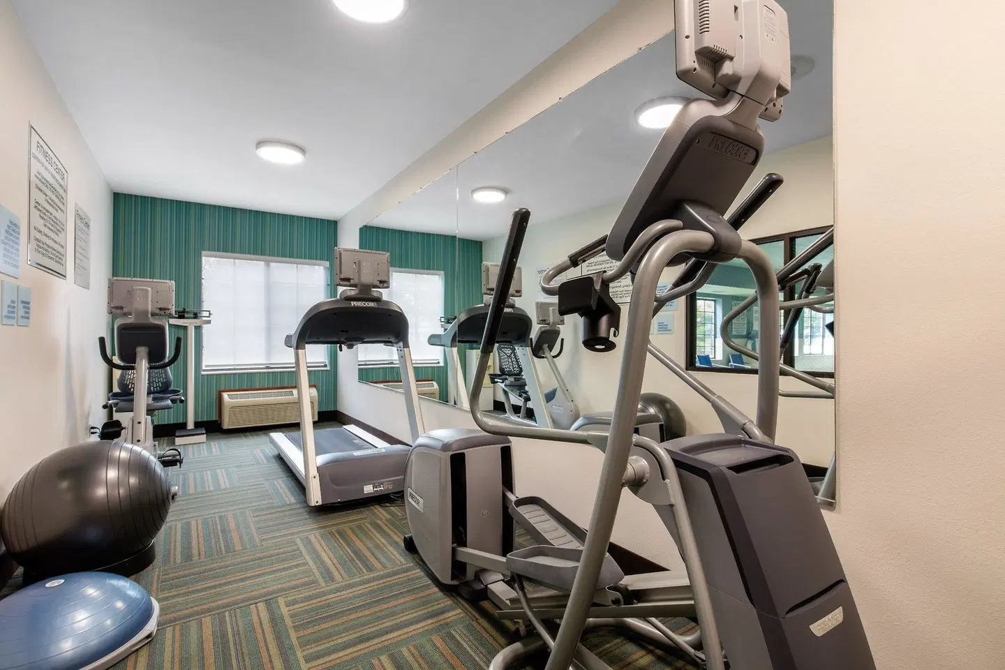 Holiday Inn Express Henderson N Evansville South by IHG SPORTS_AND_LEISURE