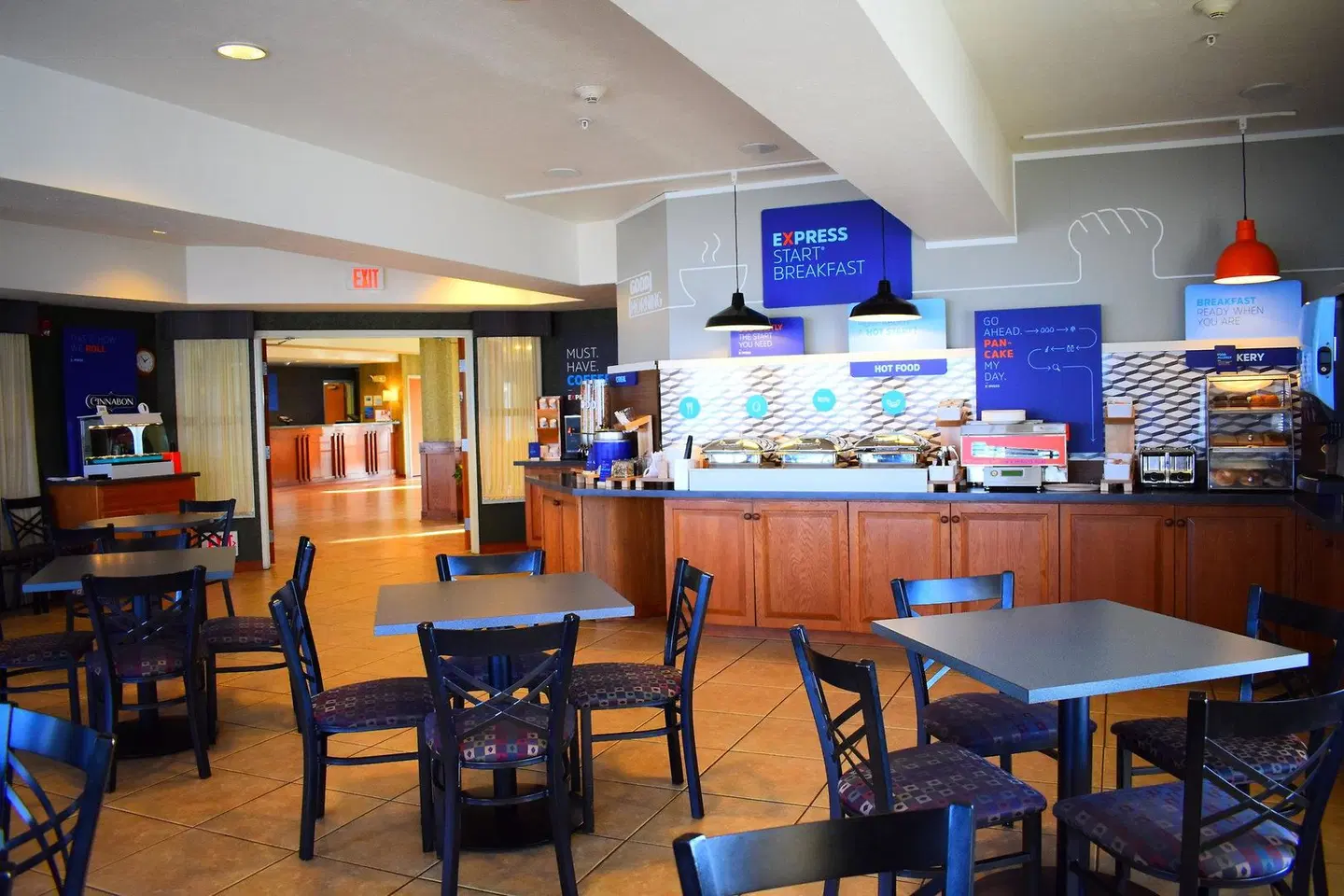 Holiday Inn Express Lewiston by IHG Bar