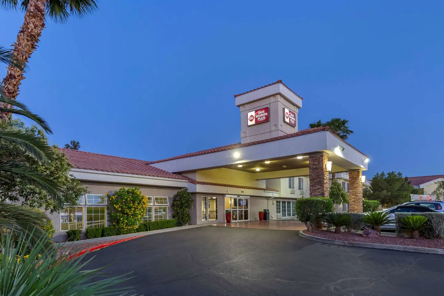 Best Western Plus Las Vegas West EXTERIOR