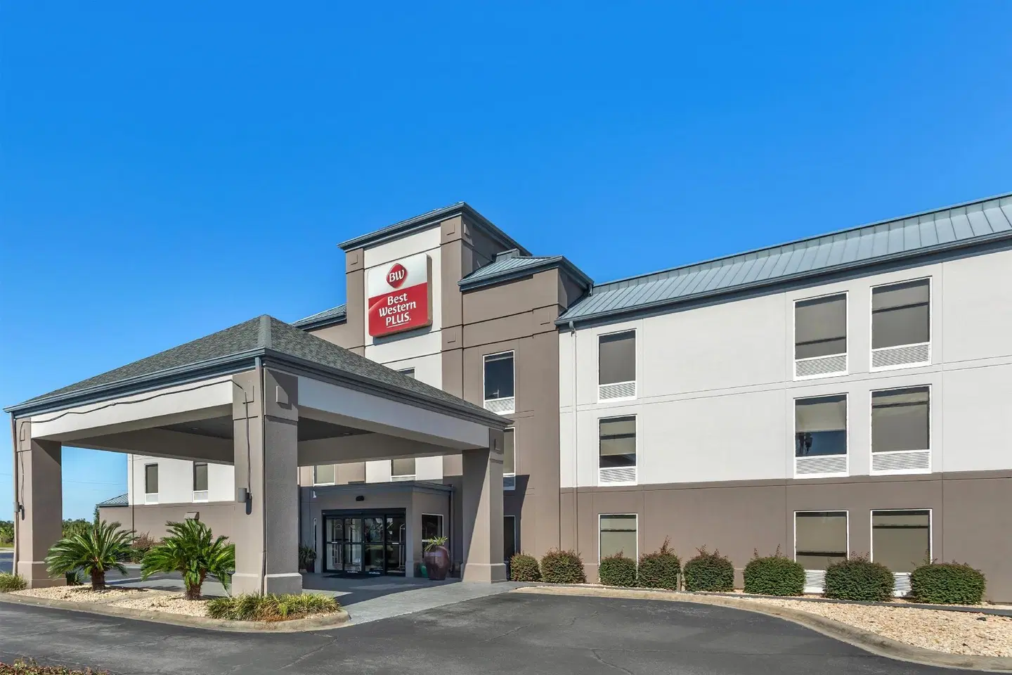 Best Western Plus Madison EXTERIOR