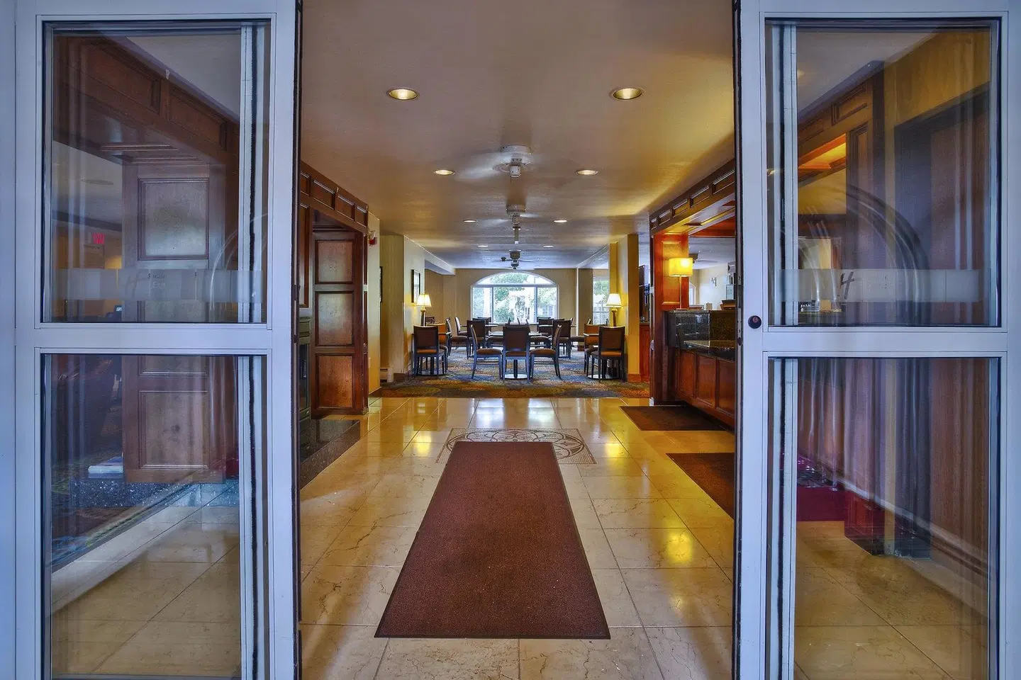Holiday Inn Express Mackinaw City LOUNGE_LOBBY