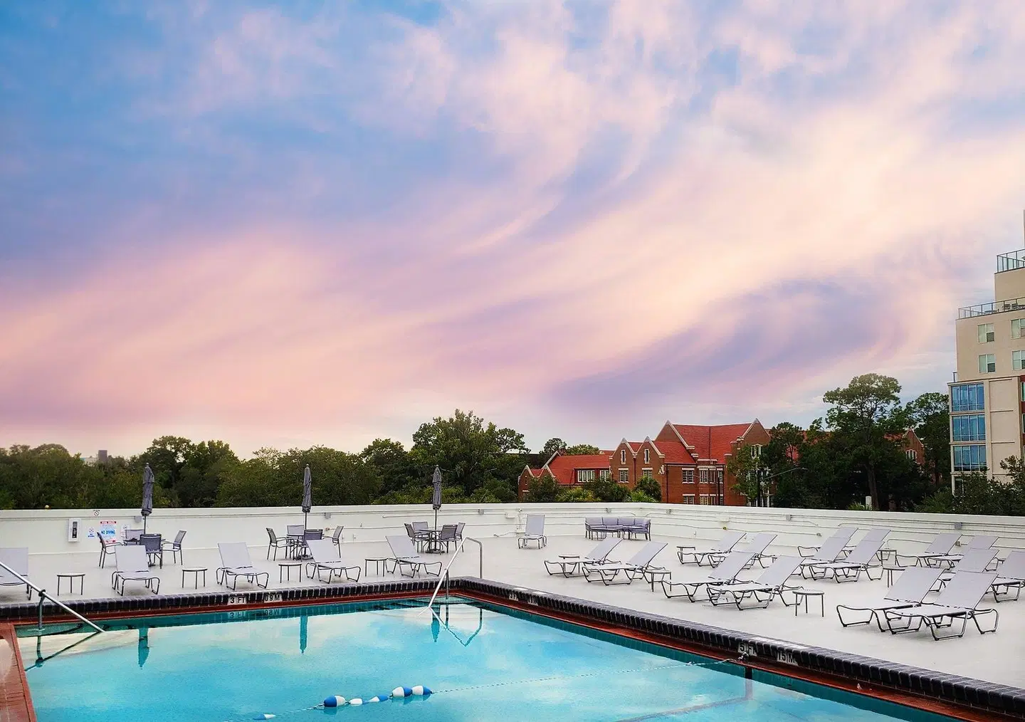 Holiday Inn Gainesville-University Ctr by IHG OUTDOOR_POOL