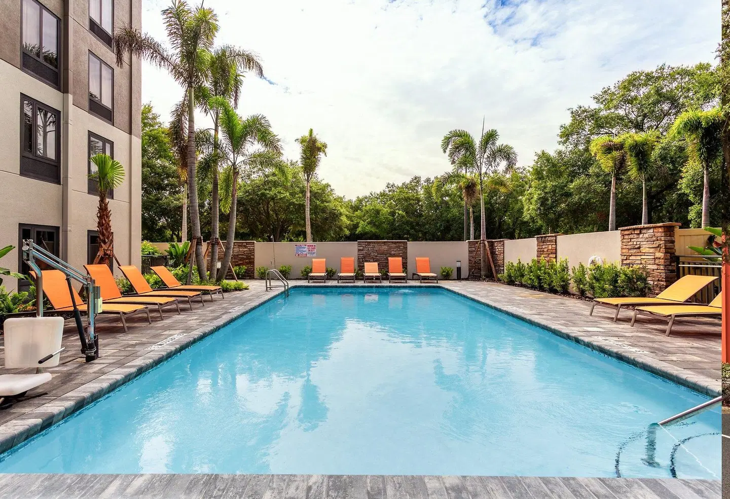 Holiday Inn Express Tampa-Brandon by IHG OUTDOOR_POOL