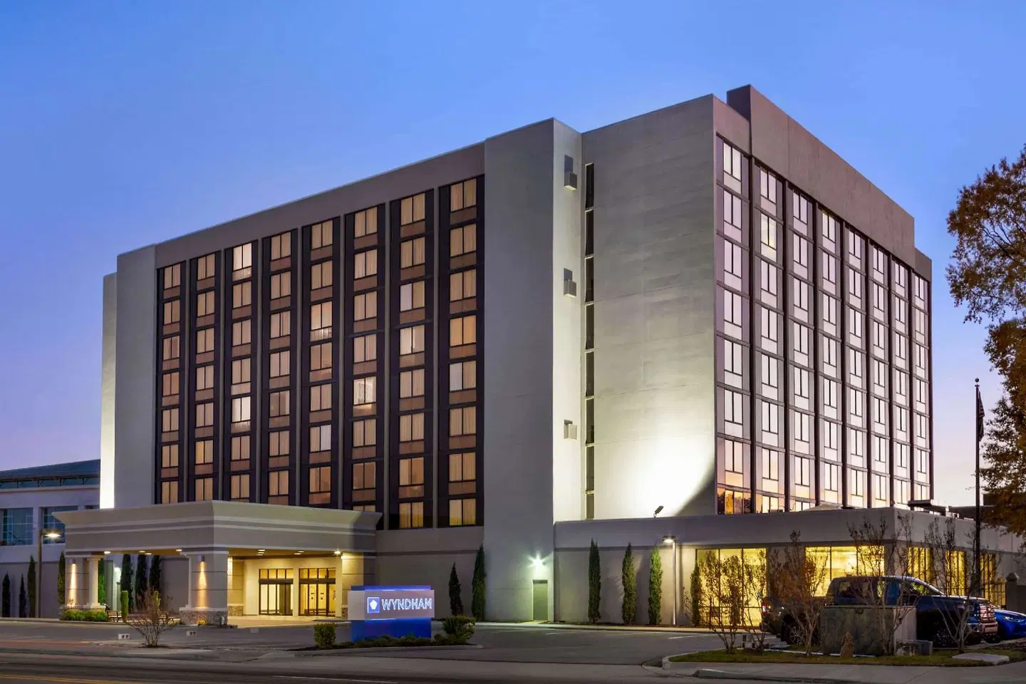 DoubleTree by Hilton Fort Smith City Center EXTERIOR