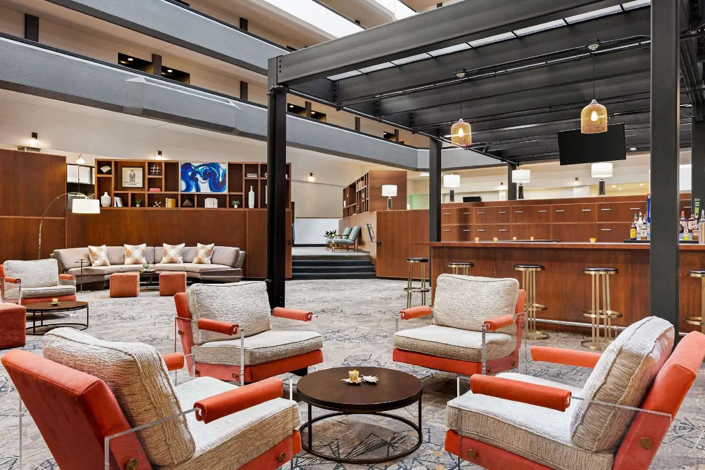 DoubleTree by Hilton Fort Smith City Center Bar