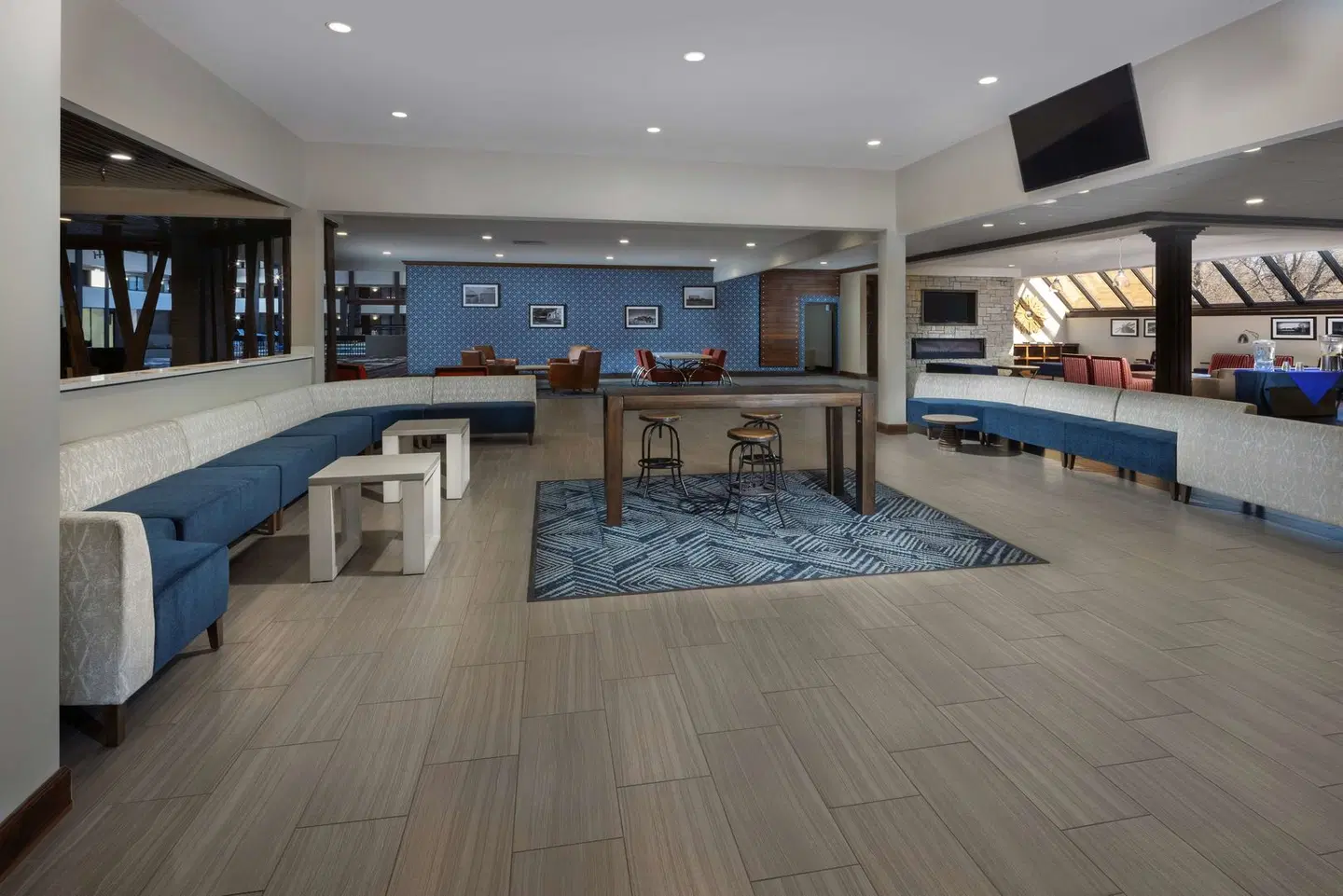 DoubleTree by Hilton Manhattan LOUNGE_LOBBY
