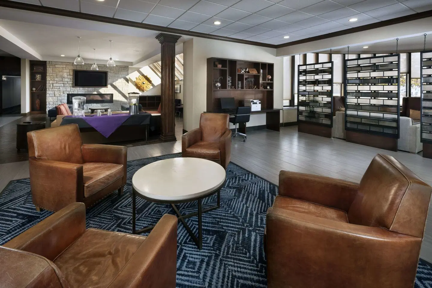 DoubleTree by Hilton Manhattan Bar