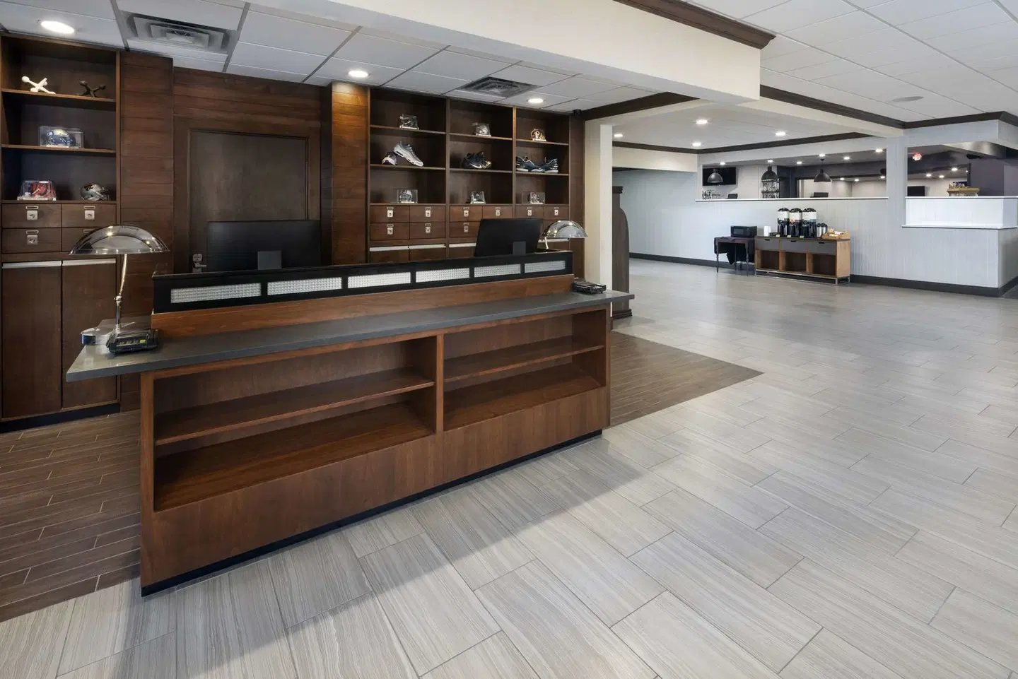 DoubleTree by Hilton Manhattan LOUNGE_LOBBY