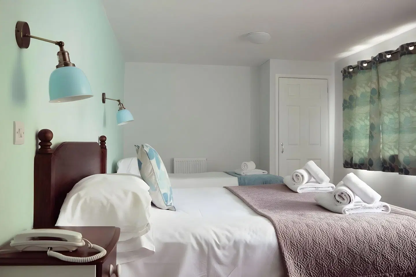Mullions Hotel ROOM_EXAMPLE