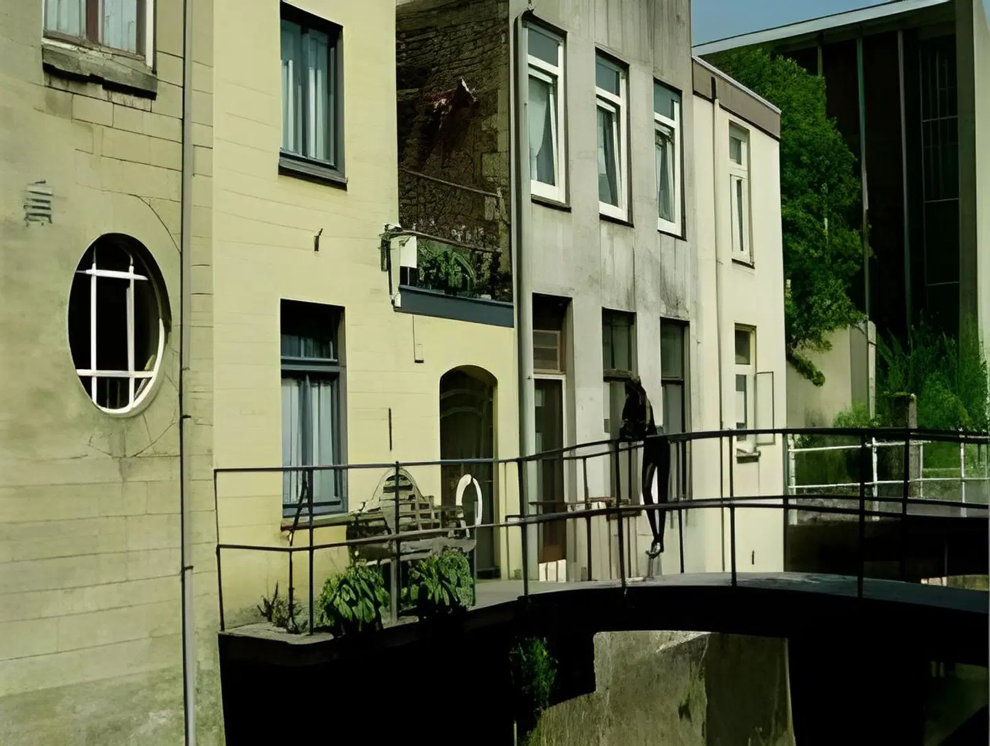 Hulsman EXTERIOR