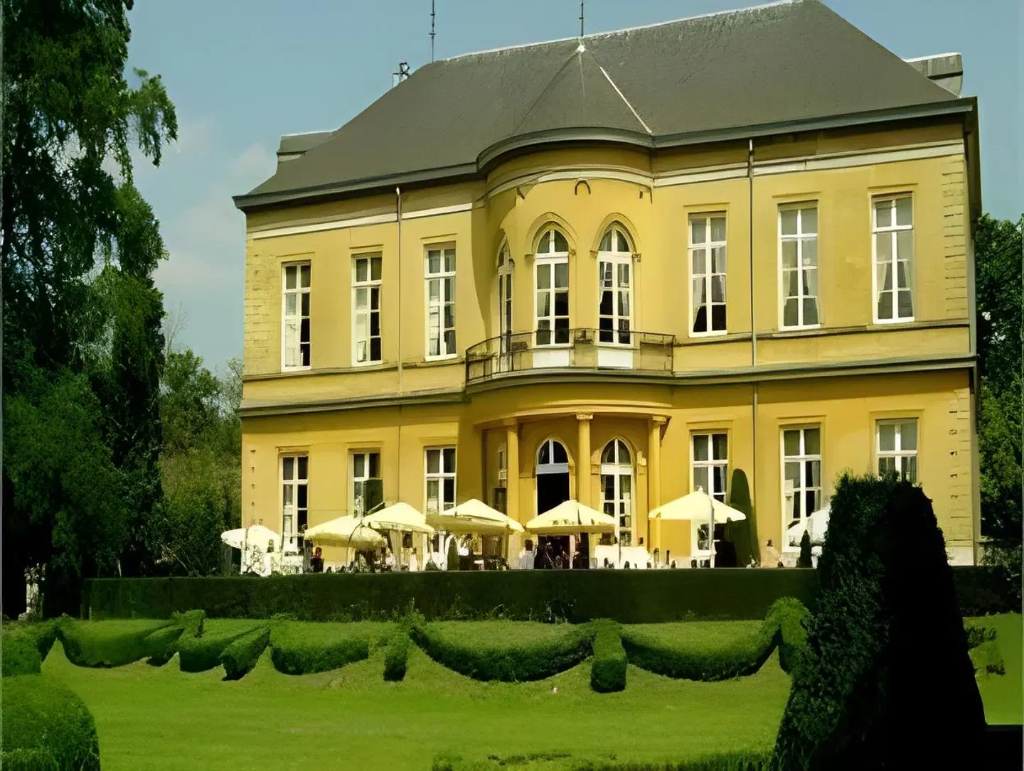 Hulsman EXTERIOR