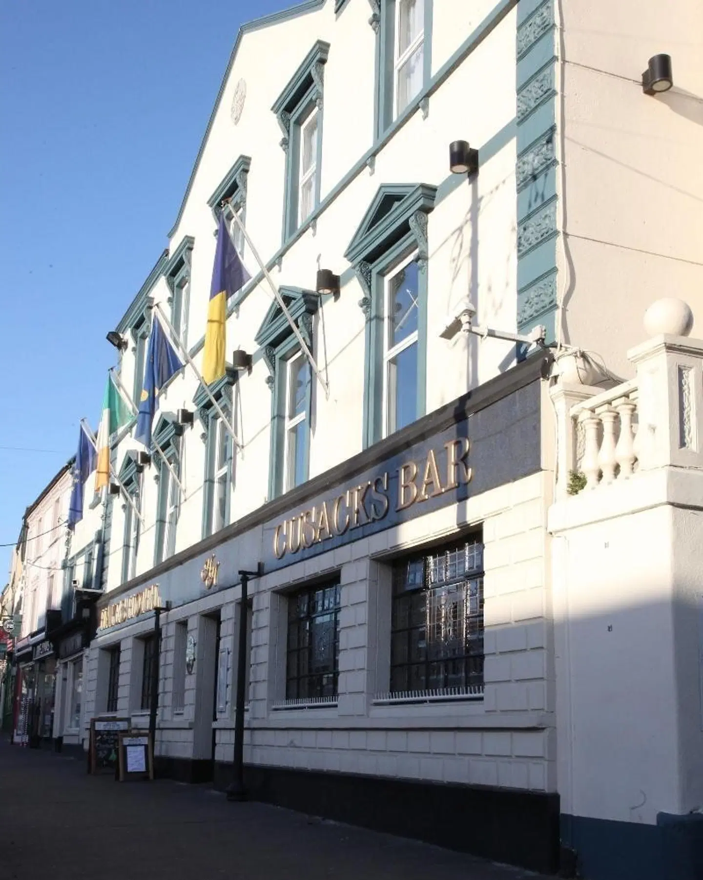 Hayes Hotel EXTERIOR