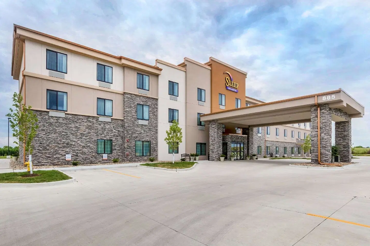 Sleep Inn & Suites West Des Moines near Jordan Creek EXTERIOR