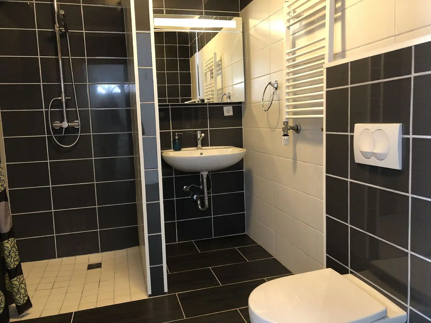 Country Hotel Heydalur Badezimmer