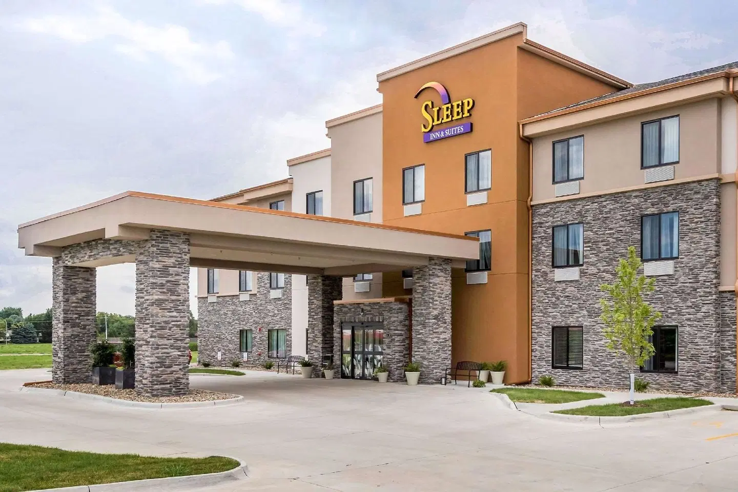 Sleep Inn & Suites West Des Moines near Jordan Creek EXTERIOR
