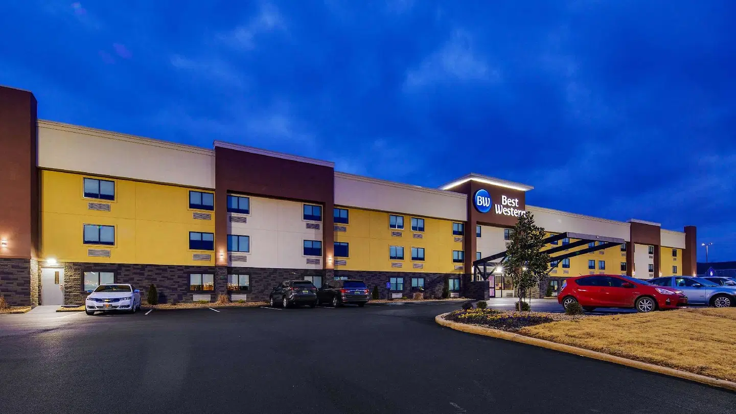 Baymont by Wyndham Huntsville Bar