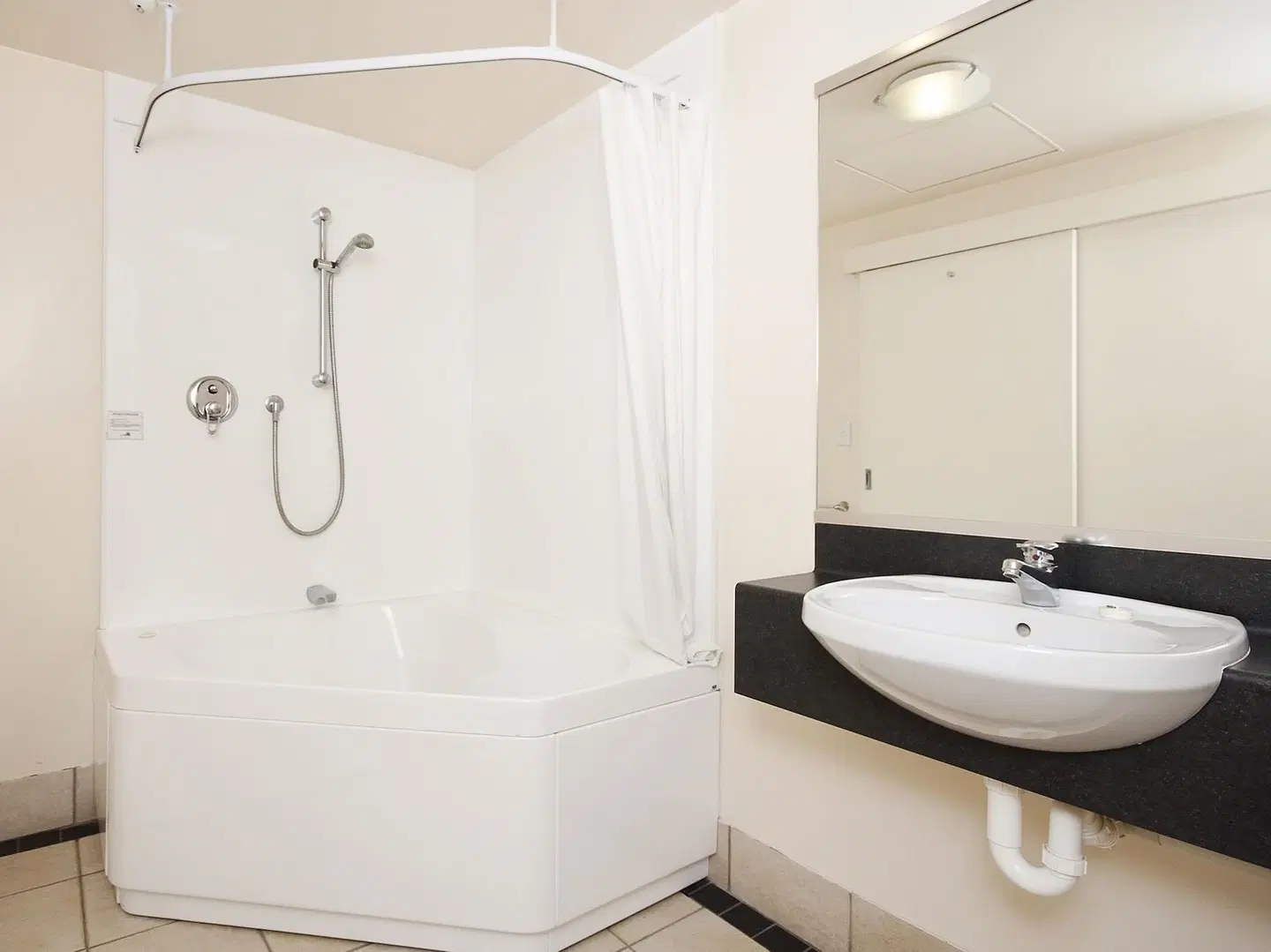 Copthorne Hotel Grand Central Badezimmer