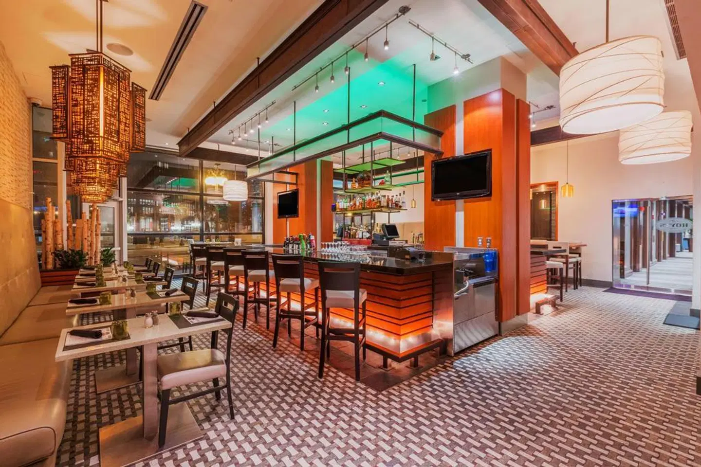 Wyndham Grand Chicago Riverfront Bar