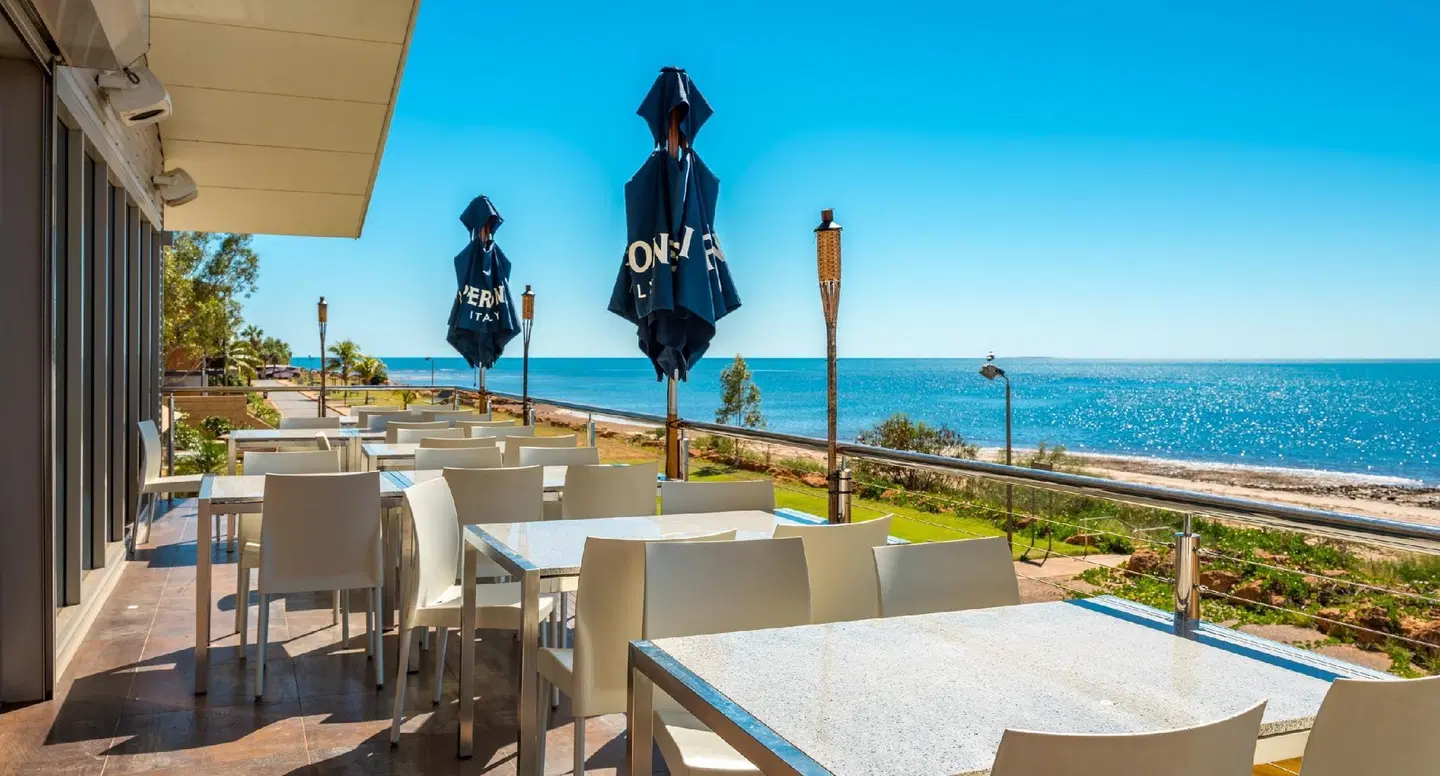Onslow Beach Resort Terrasse