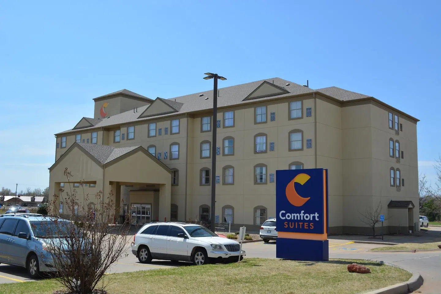 Comfort Suites Yukon EXTERIOR