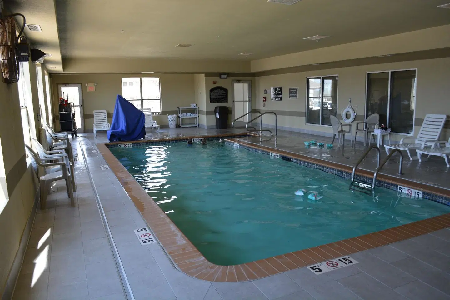 Comfort Suites Yukon Hallenbad