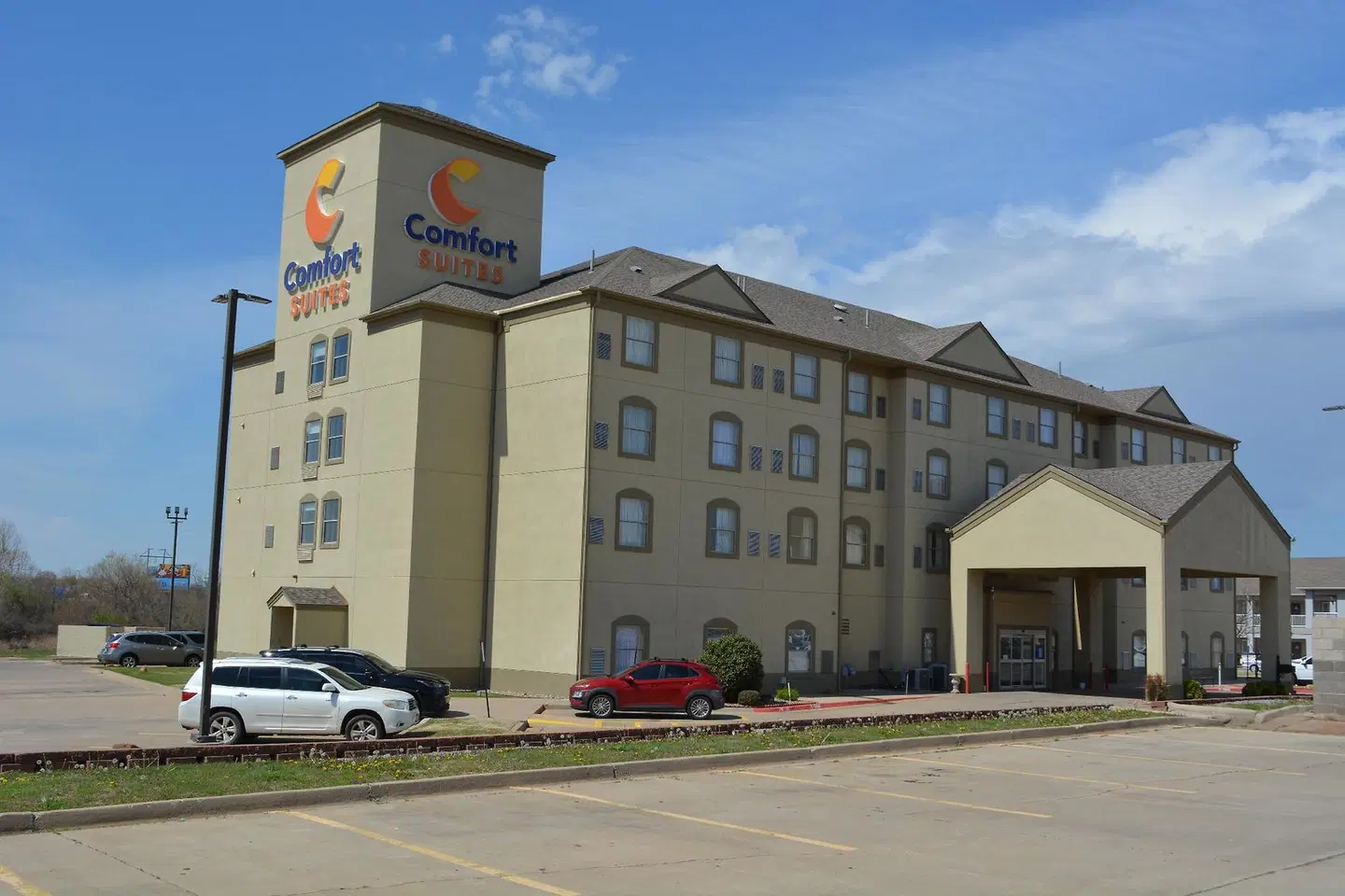 Comfort Suites Yukon EXTERIOR