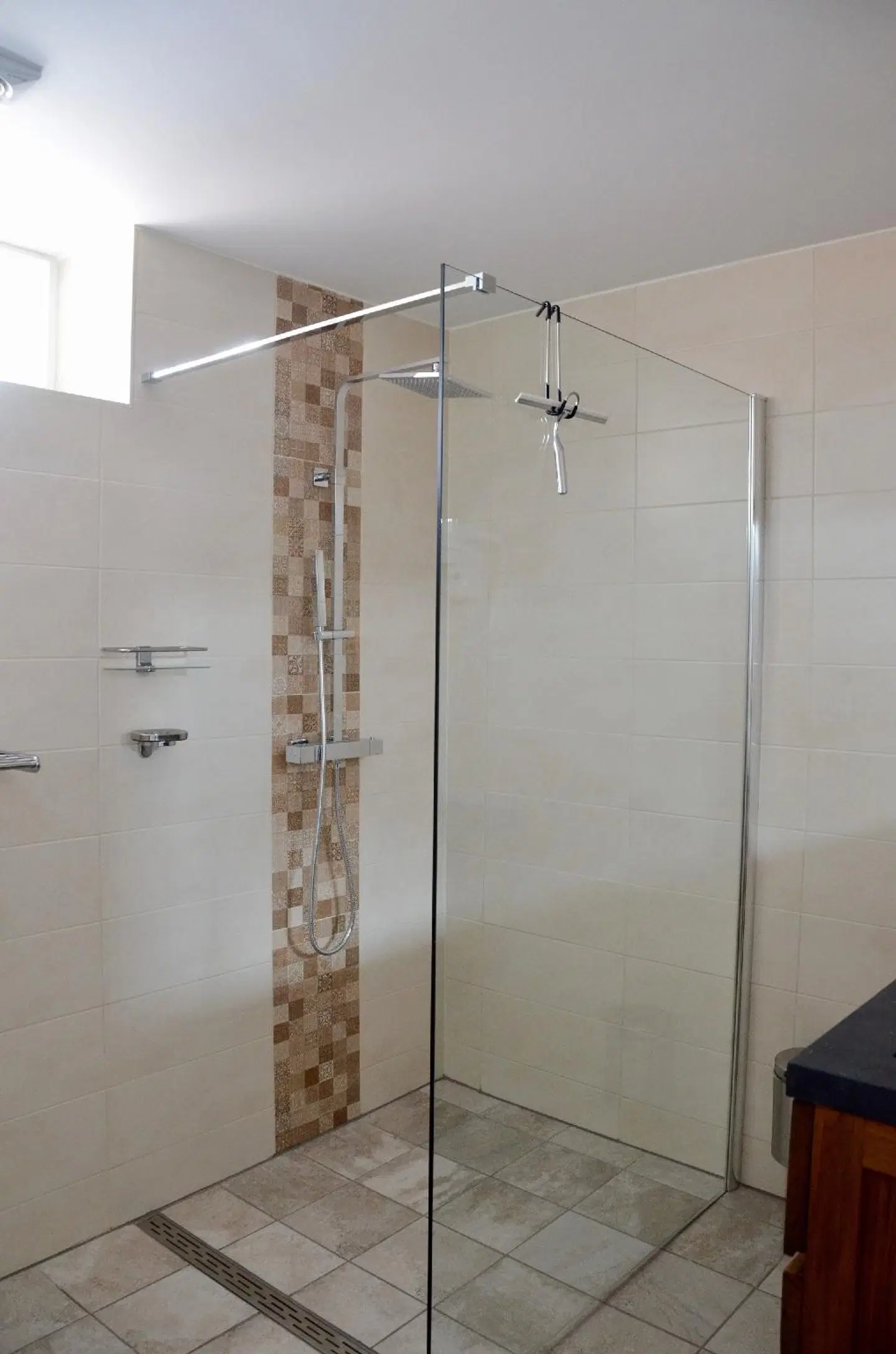 Le Baron Apartments Badezimmer