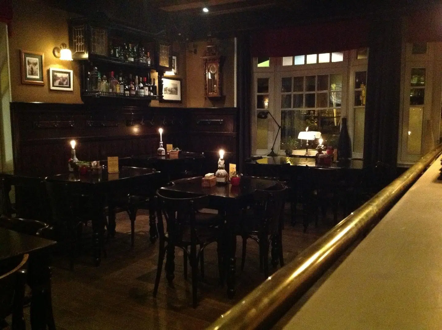 Le Baron Apartments Bar